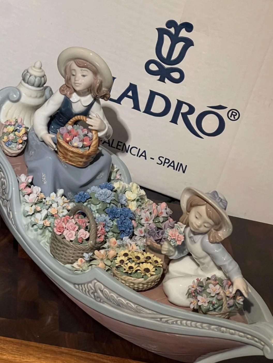LLADRO Flowers Forever Figurine – New in Box
