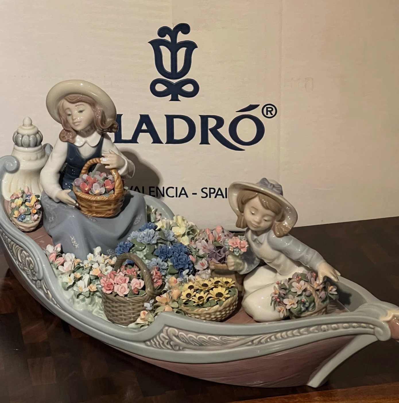 LLADRO Flowers Forever Figurine – New in Box