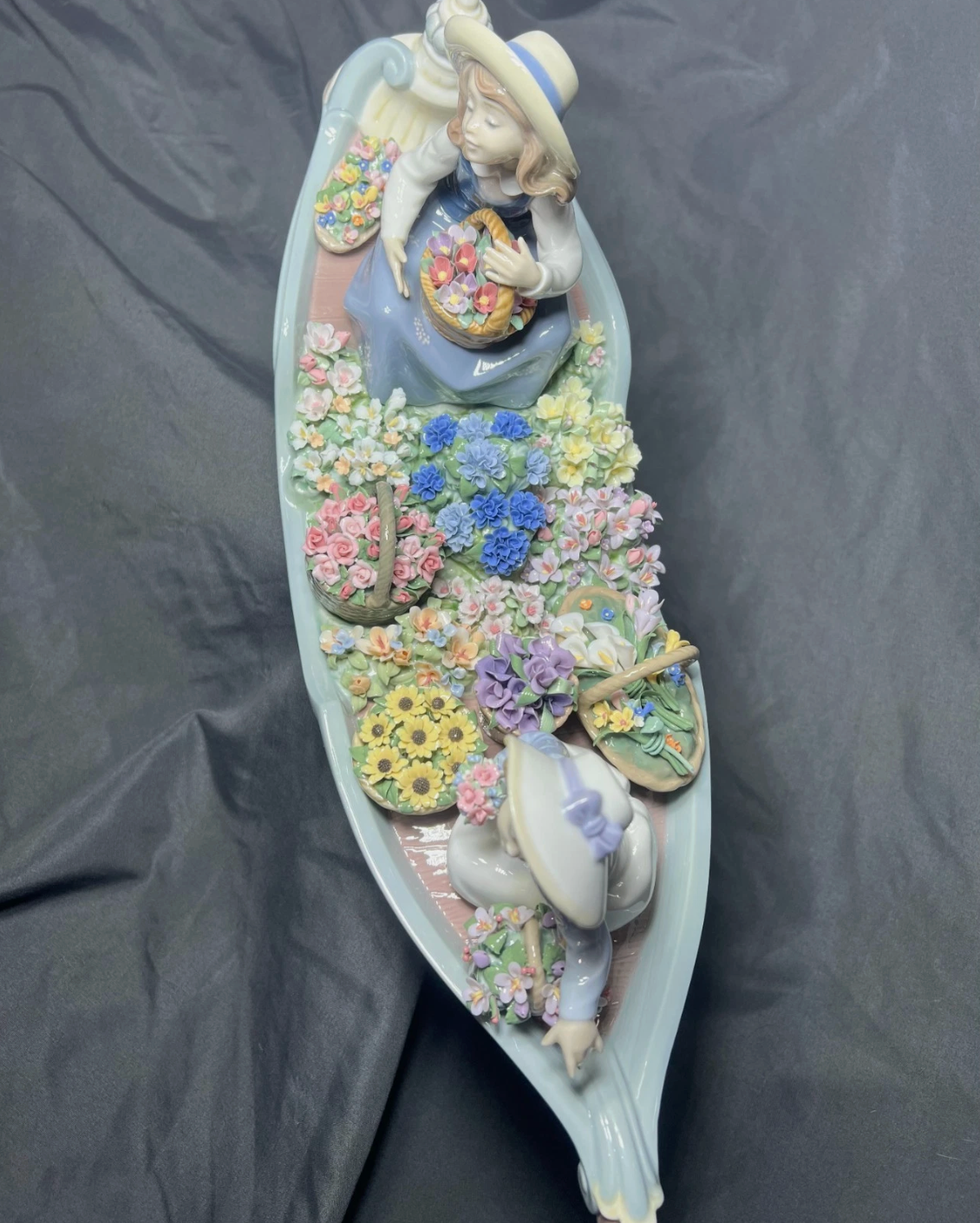 LLADRO Flowers Forever Figurine – New in Box