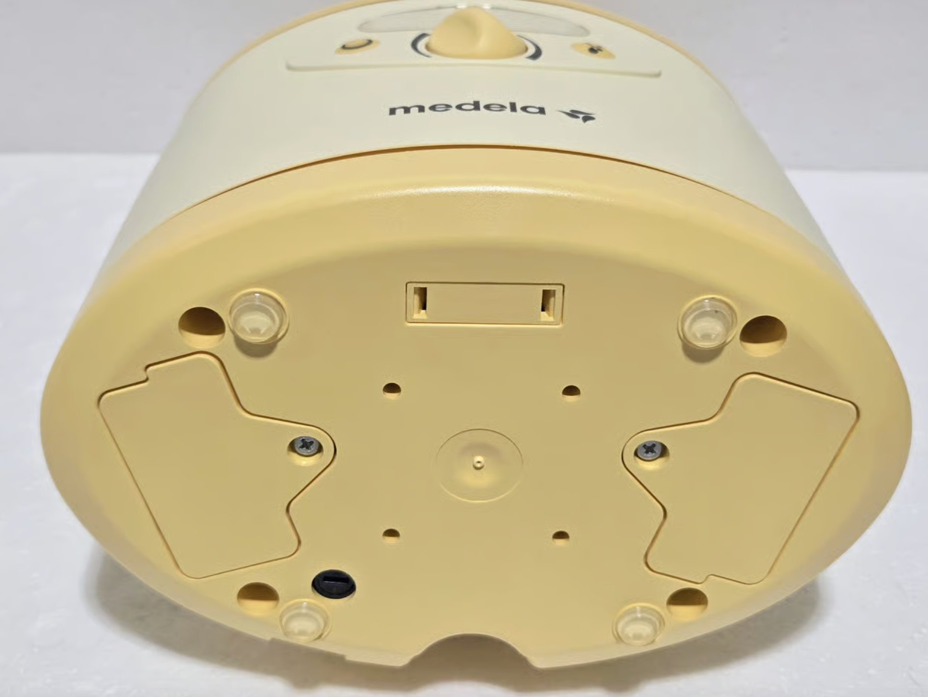 Medela Symphony 2.0 Breast Pump 2023 – Hospital-Grade – Only 31 Minutes Use + New Initiation Kit