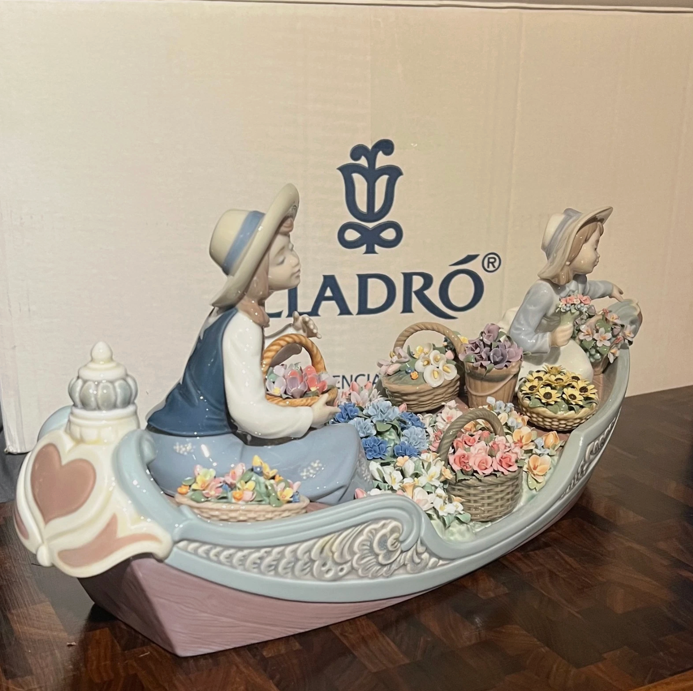 LLADRO Flowers Forever Figurine – New in Box