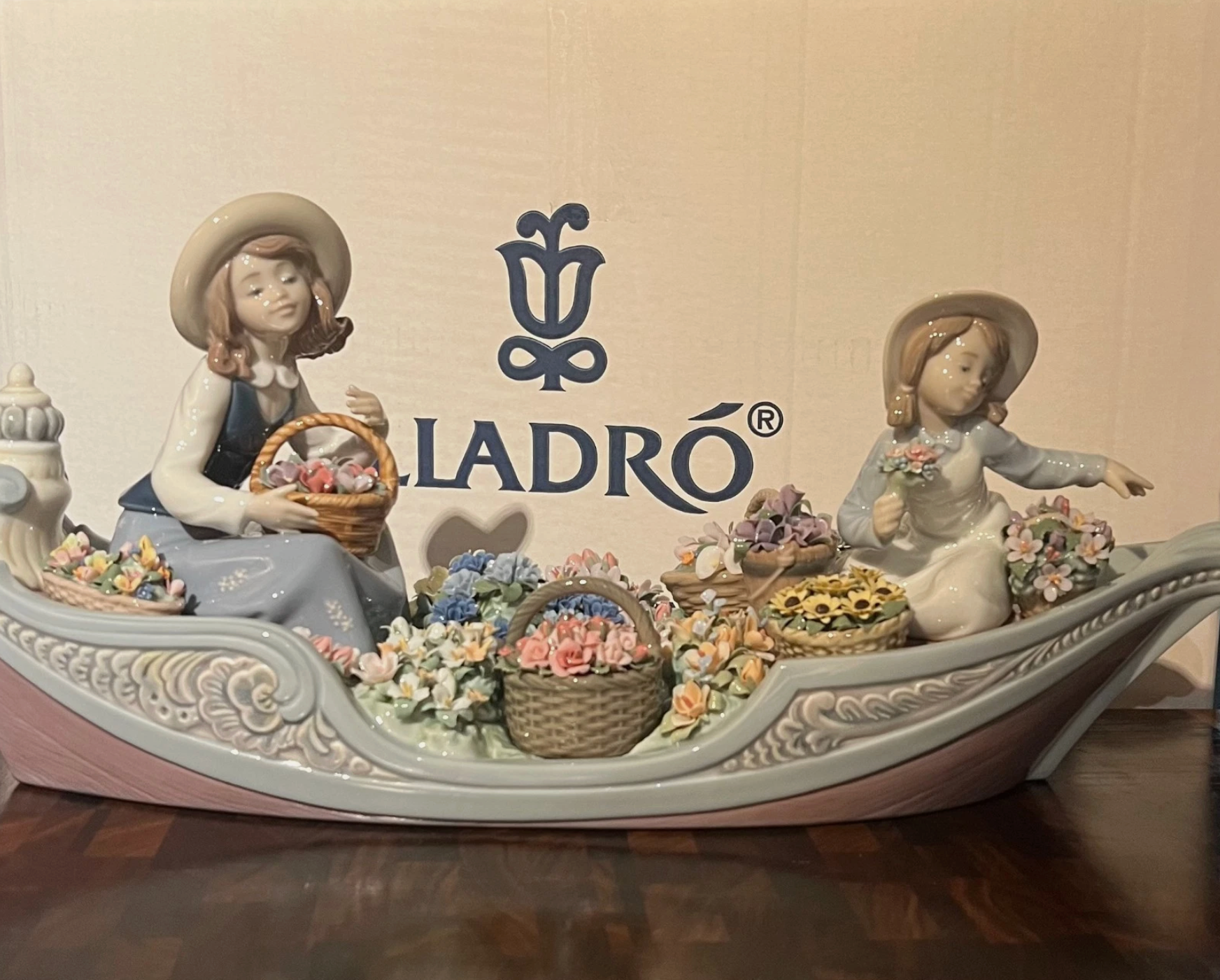 LLADRO Flowers Forever Figurine – New in Box